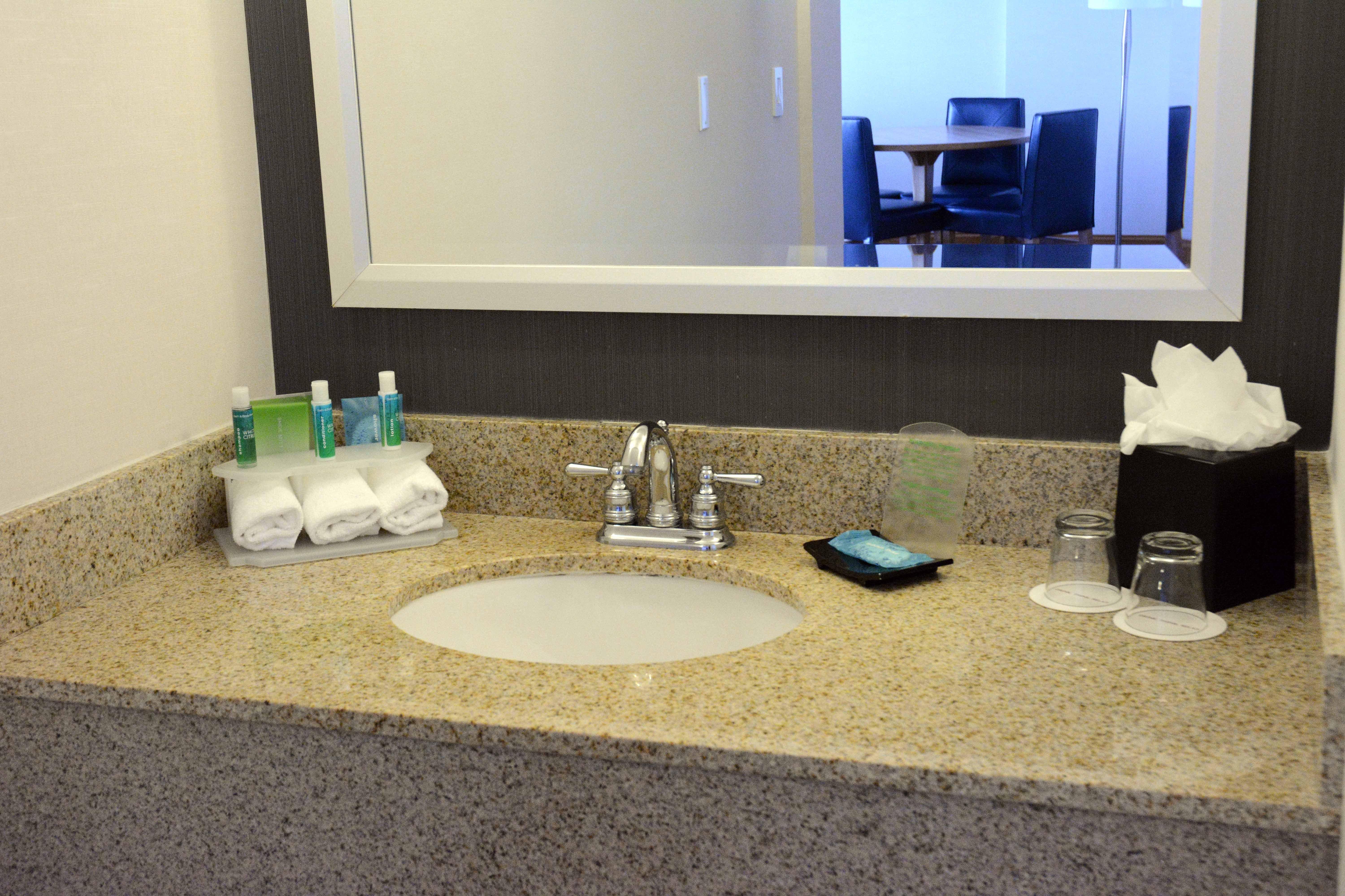 Holiday Inn Express Stamford, An Ihg Hotel Eksteriør bilde