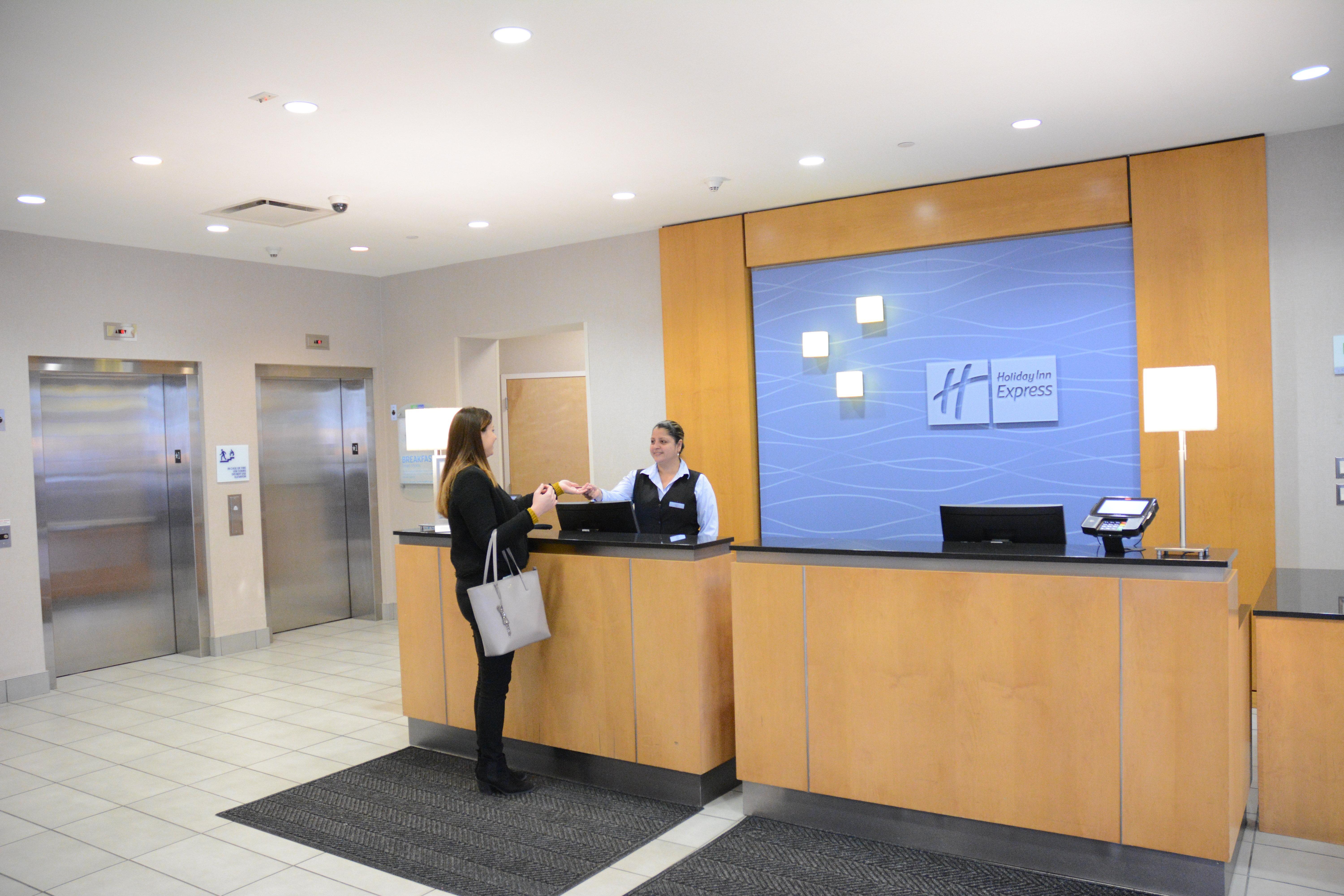 Holiday Inn Express Stamford, An Ihg Hotel Eksteriør bilde