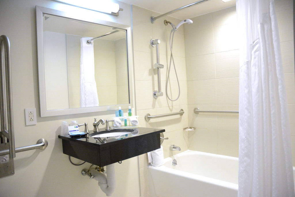 Holiday Inn Express Stamford, An Ihg Hotel Eksteriør bilde
